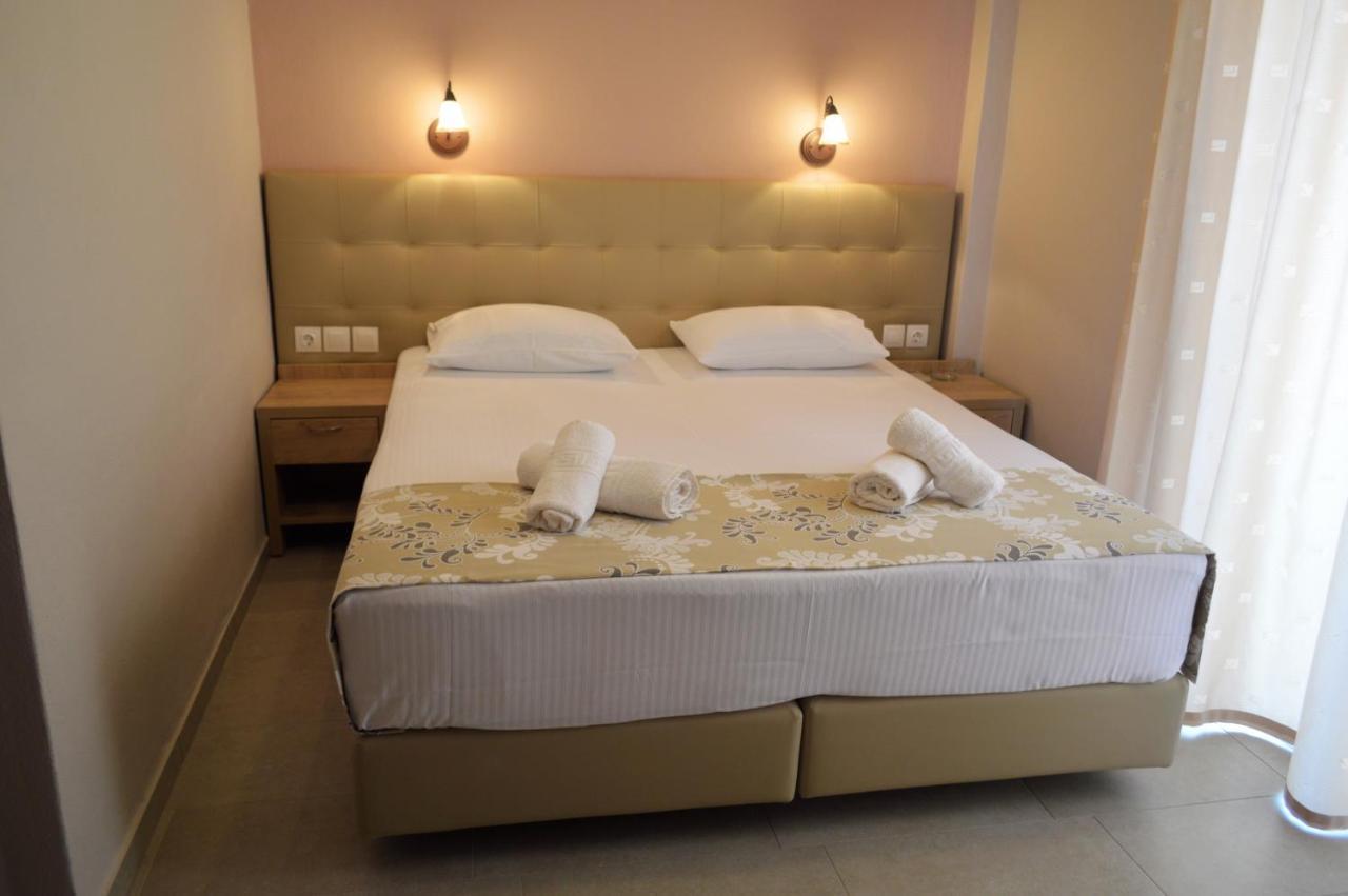 サルティ Giannas Houseアパートホテル エクステリア 写真
