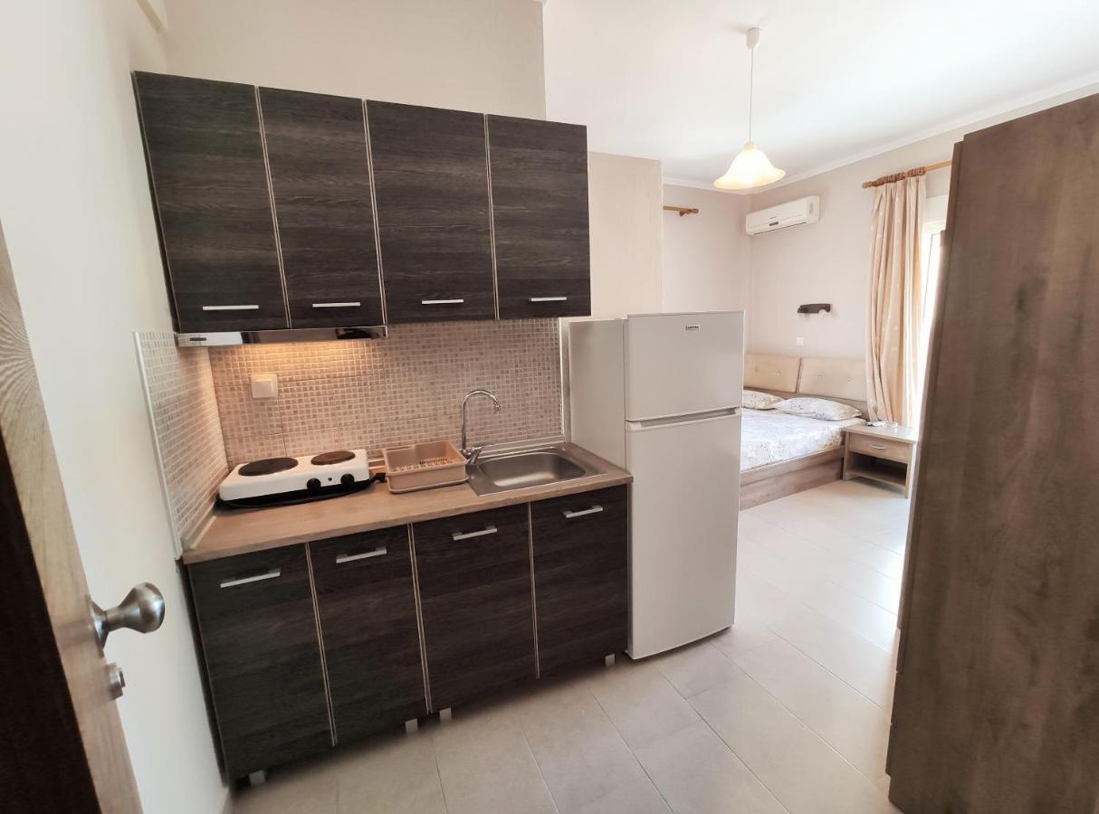 サルティ Giannas Houseアパートホテル エクステリア 写真