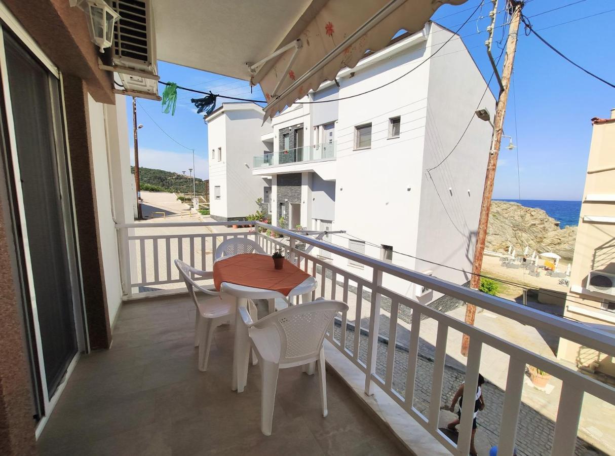 サルティ Giannas Houseアパートホテル エクステリア 写真